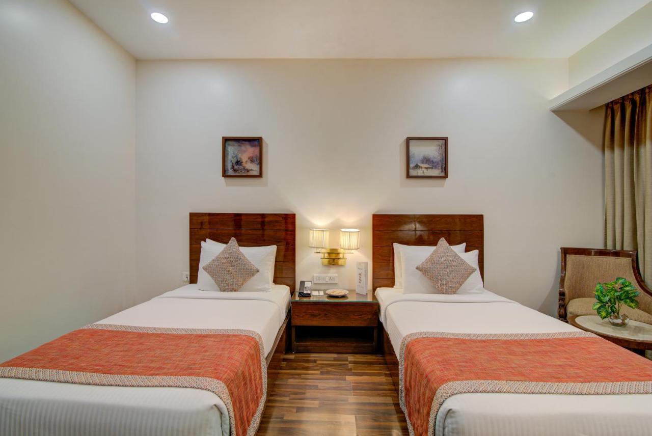 Hotel Home In By Amrik Sukhdev Sonipat Bagian luar foto