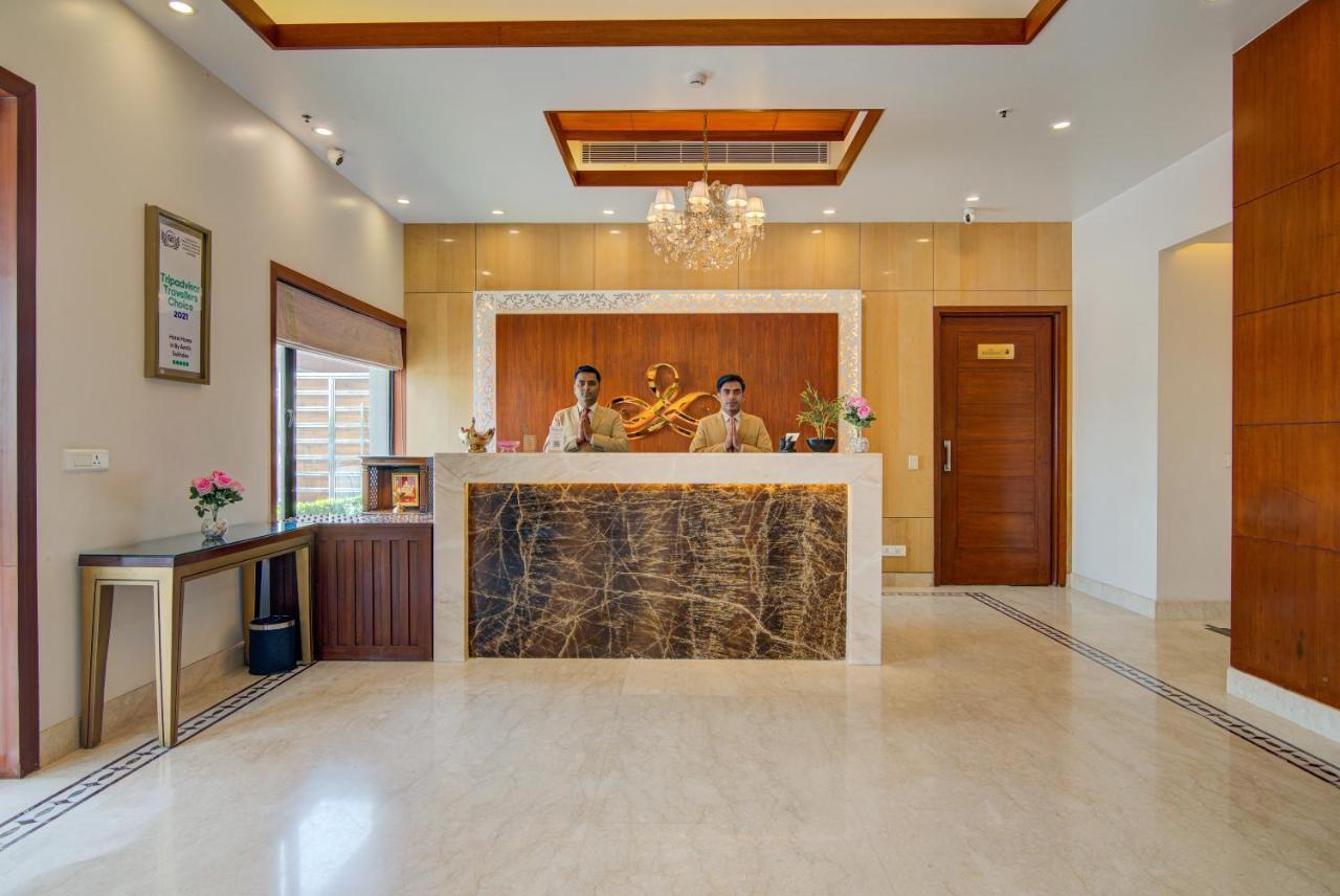 Hotel Home In By Amrik Sukhdev Sonipat Bagian luar foto