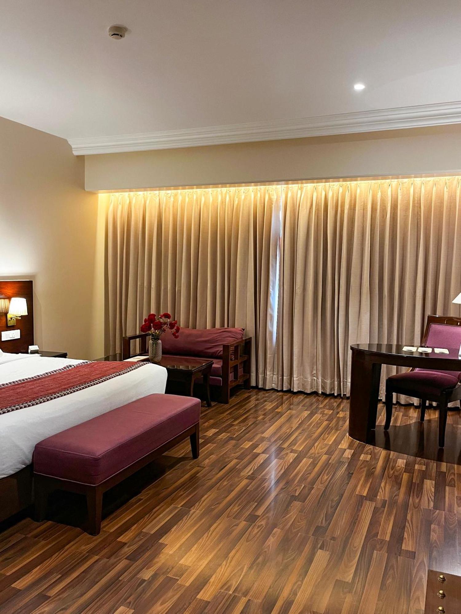 Hotel Home In By Amrik Sukhdev Sonipat Bagian luar foto
