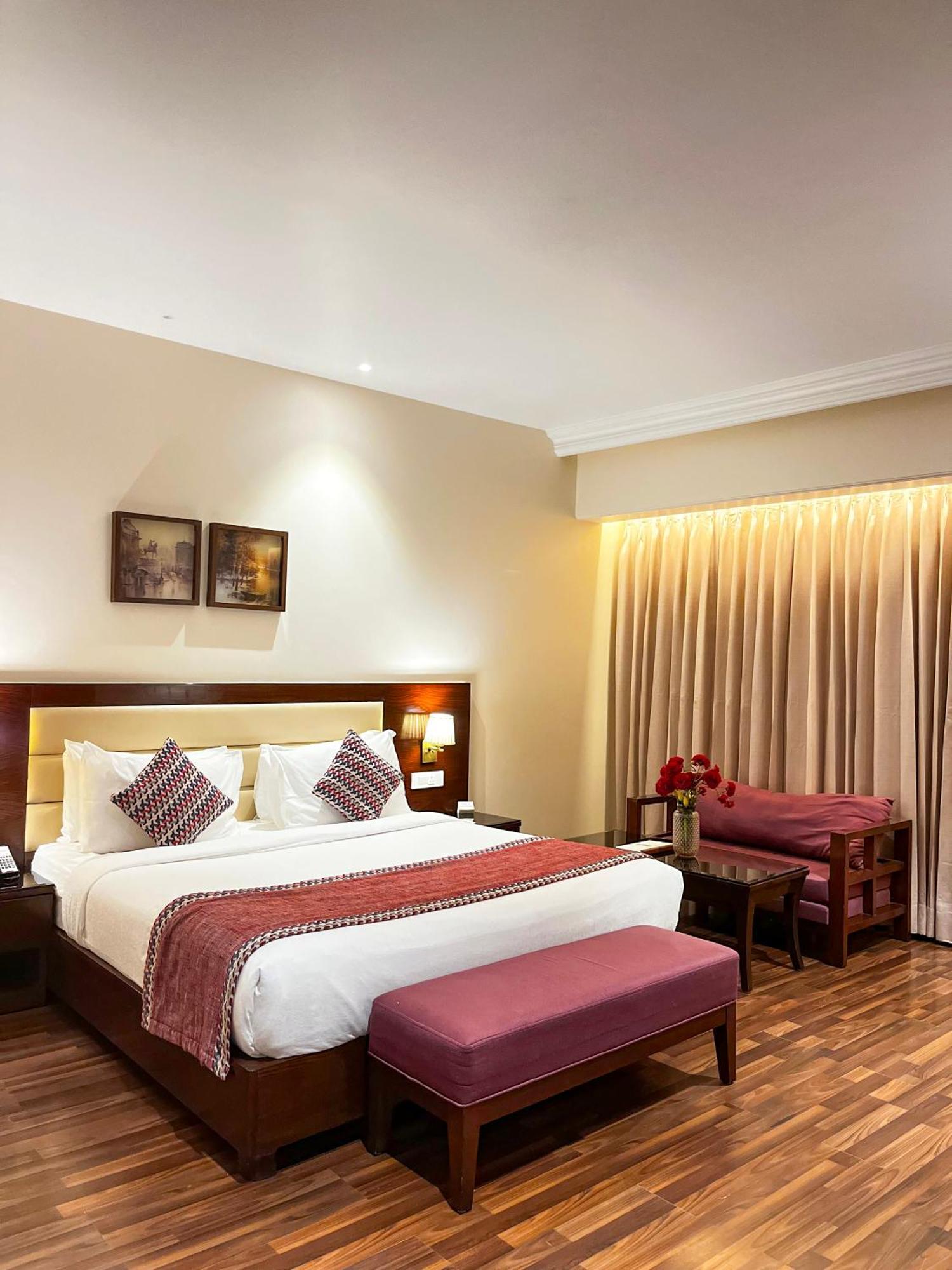 Hotel Home In By Amrik Sukhdev Sonipat Bagian luar foto