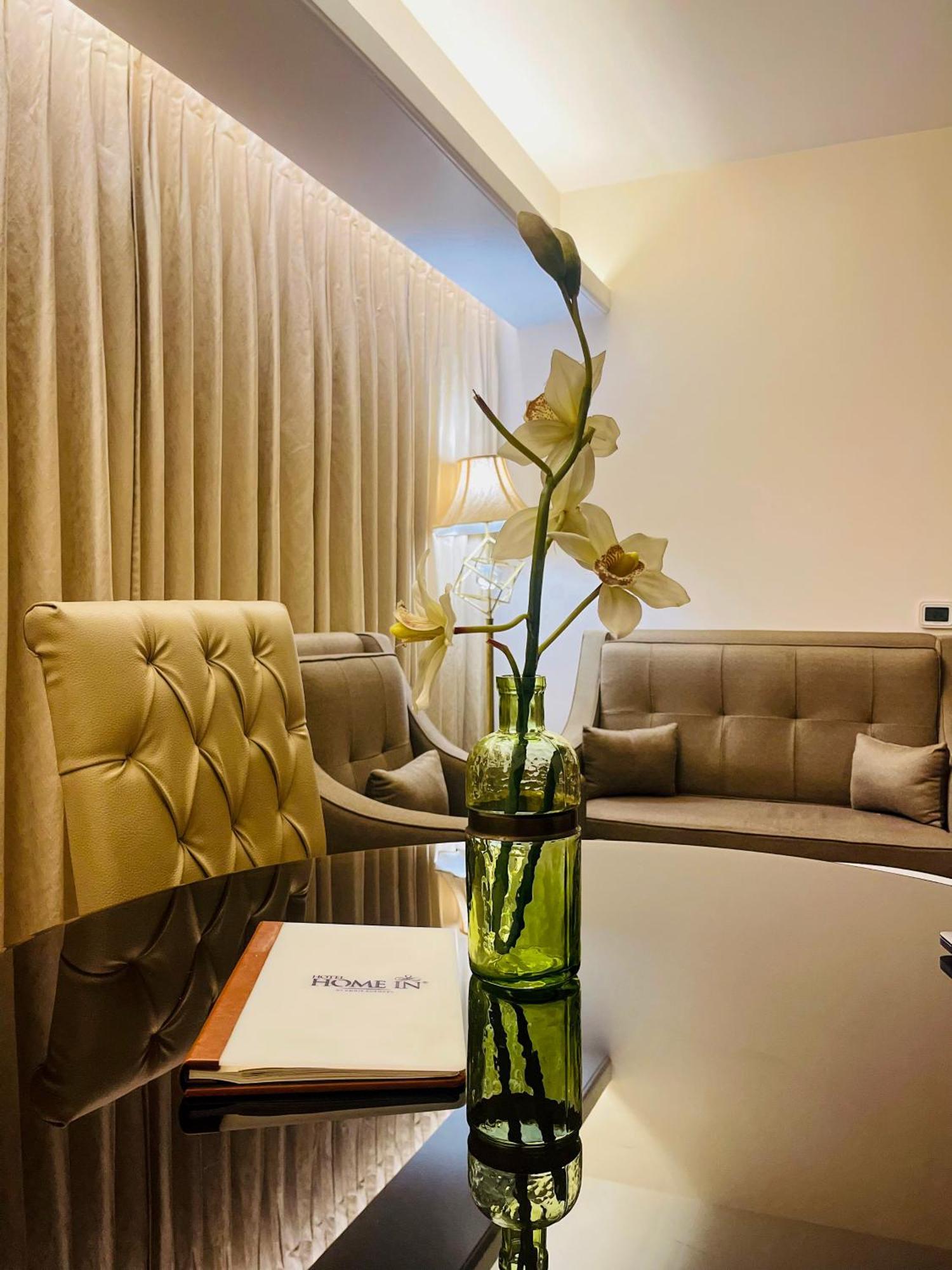 Hotel Home In By Amrik Sukhdev Sonipat Bagian luar foto